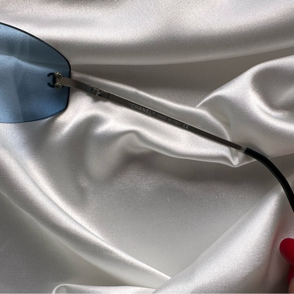 Rare💙 CHANEL rimless sunglasses. - Picture 9 of 13